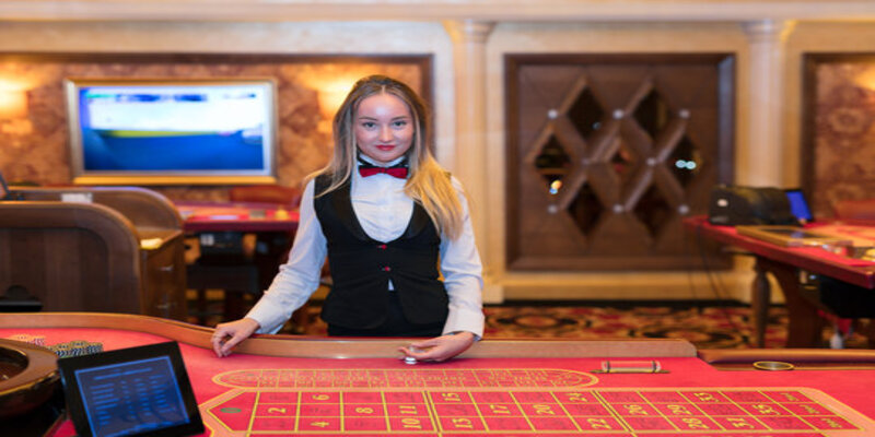 Roulette Dealer là gì? Hướng dẫn chơi Roulette chi tiết.